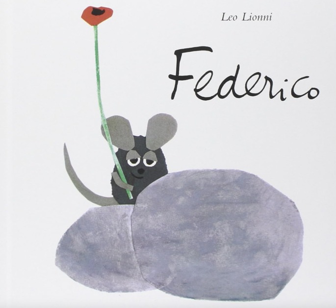 Capa do livro Federico: há um rato sentado em cima de uma pedra cinza, segurando uma flor vermelha com um longo caule verde.